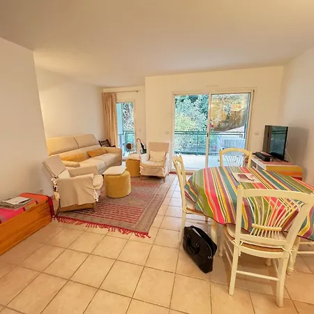 T2 Proche Centre Et Plage, Terrasse, Garage - Fr-1-474-71 *